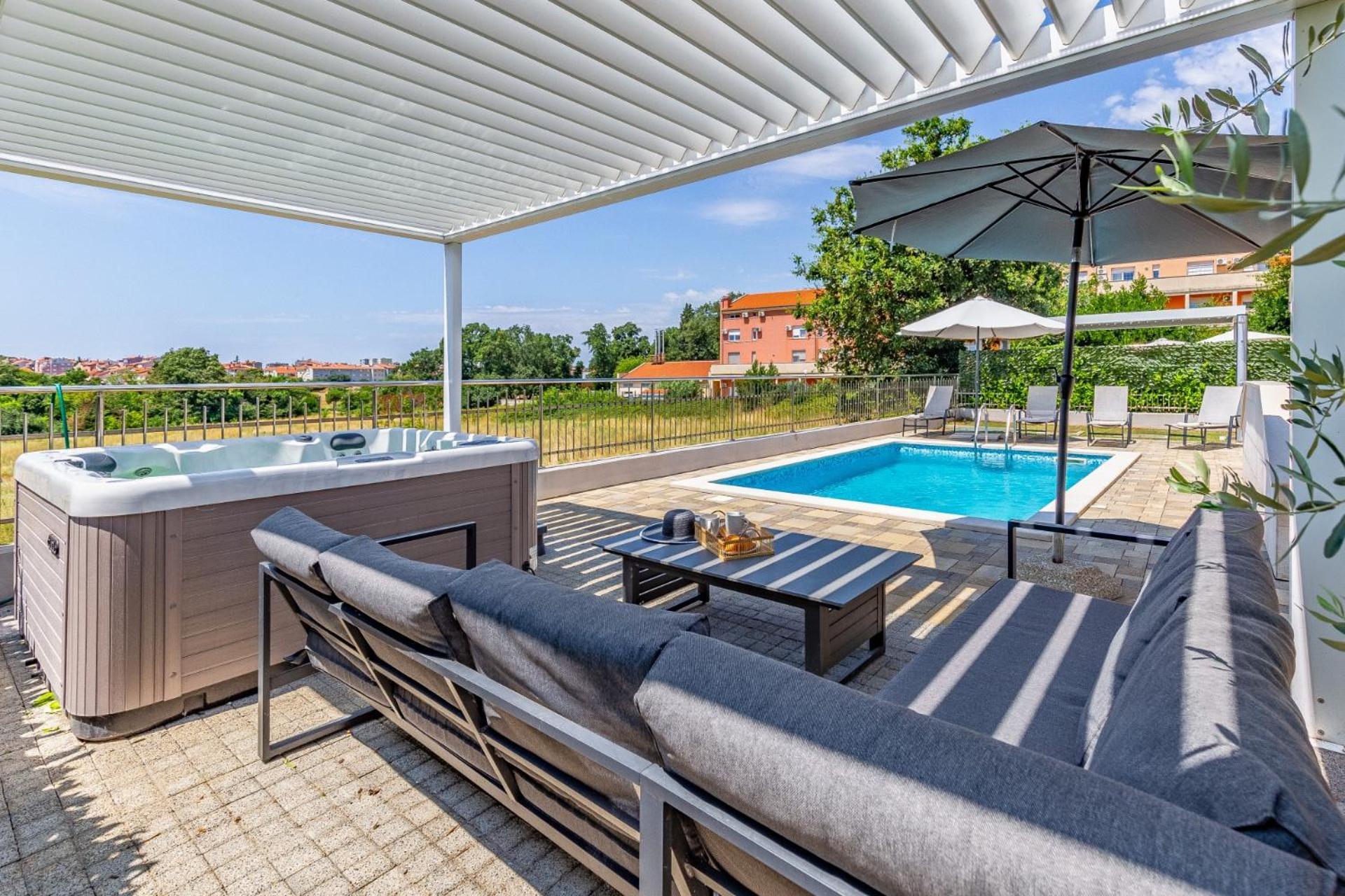 Villas Lotus With Pool And Jacuzzi พูลา ภายนอก รูปภาพ